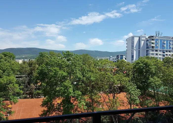 Royal Private アパート *